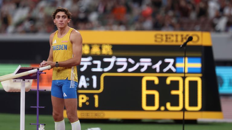 Armand DUPLANTIS of Sweden concentrates on making his attempt of his 6.30m in the men's pole vault final at the World Athletics Championships at the Japan National Stadium in Tokyo, on Monday, September 15, 2025. ( The Yomiuri Shimbun via AP Images )