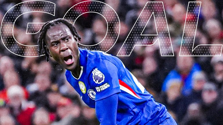 Chalobah scores for Chelsea against Man Utd