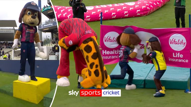 'No need to boo him!' | 'Bumble' commentates on chaotic  Mascot Race!