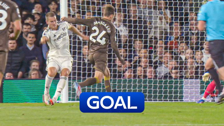 Brentford's Damsgaard scores after mistake