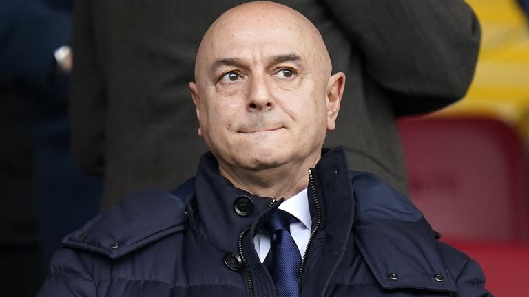 Daniel Levy ha renunciado a la posición de Spurs.