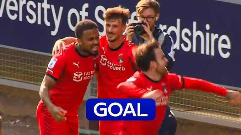 Leyton Orient head coach Richie Wellens&#39; son Charlie scores a stoppage time winner as they beat Port Vale 3-2.
