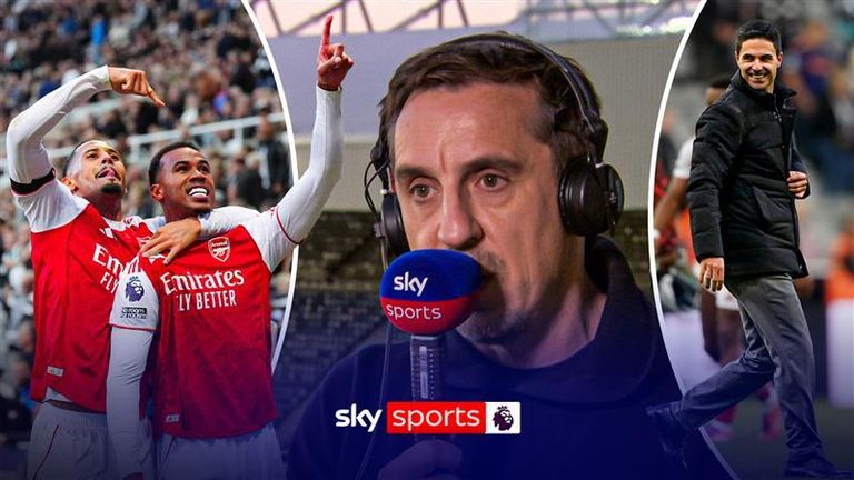 Gary Neville no Arsenal contra Newcastle