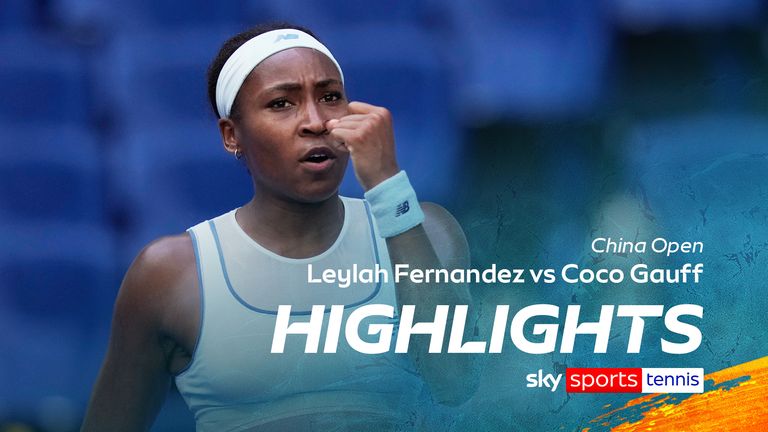 Coco Gauff, dagli Stati Uniti, reagisce dopo aver segnato un punto contro Leylah Fernandez canadese durante una partita del torneo di tennis aperto femminile presso il National Tennis Center di Pechino, in Cina, domenica 28 settembre 2025. (Foto AP/Mahesh Kumar A.)