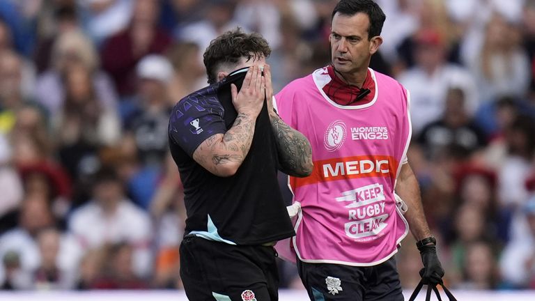 Prop Hannah Botterman left the field after an acute back spasm