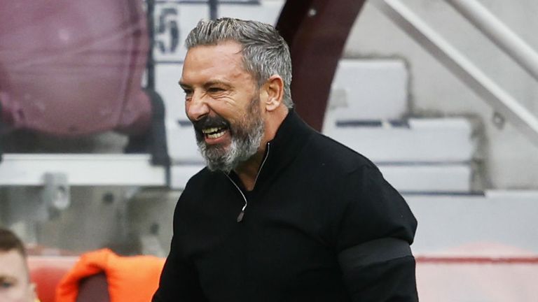 Edimburgo, Escocia - 27 de septiembre: Jefe del entrenador de Derek McInnes durante las principales colinas de Chip Village entre Midlothian y Falkirk en Tynecastle Park el 27 de septiembre de 2025 en Edinber, Skotland (Fotos de Mark Scates / Sns Group).