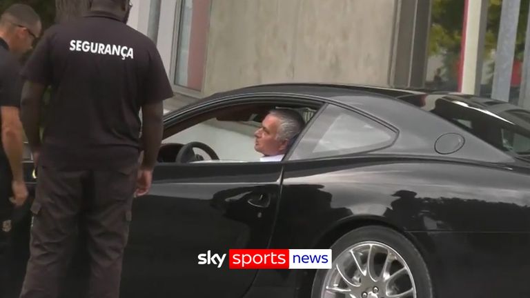 Jose arrives at Benfica.