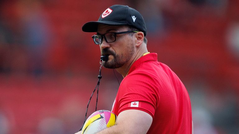 Bristol, Inglaterra - 19 de setembro: o técnico do Canadá, Kevin Rouet                       