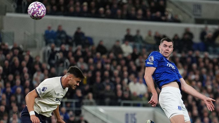 Michael Keane fue abandonado cuando superó al Everton 1-0 antes de West Ham