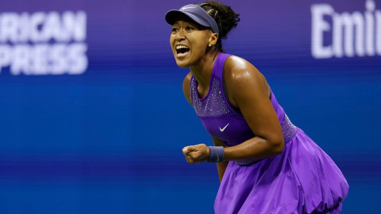 Naomi Osaka, do Japão, reage durante uma partida contra Karolina Muchova, da República Tcheca, nas quartas de final do US Open Ten