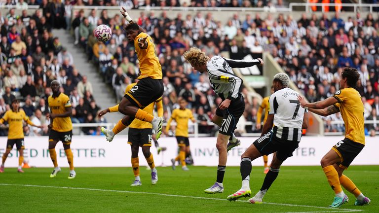 Nick Woltemade heads Newcastle in front