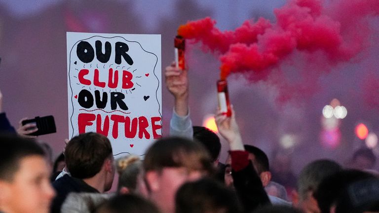 Salford'un geleceği artık mevsimleri bitti. 