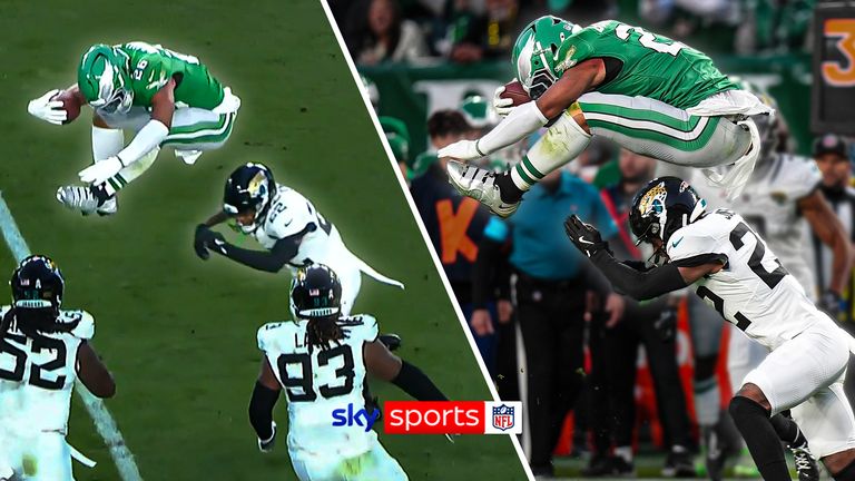 Saquon Barkley hurdles Jaguars defender 