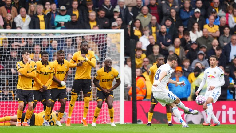 Antons Stahs guva satriecošus otros vārtus Līdsai