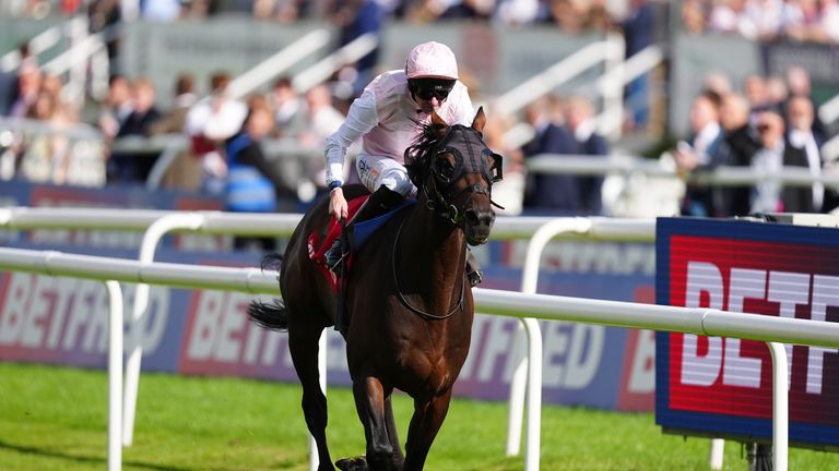Sweet William all on his own as he lifts a second Doncaster Cup title