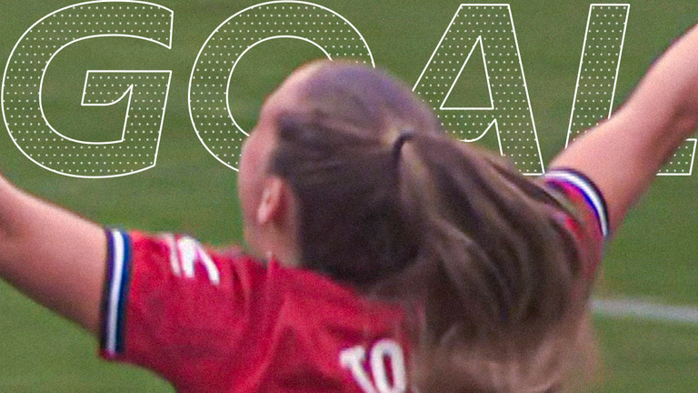 Toone scores for Man Utd against Leicester