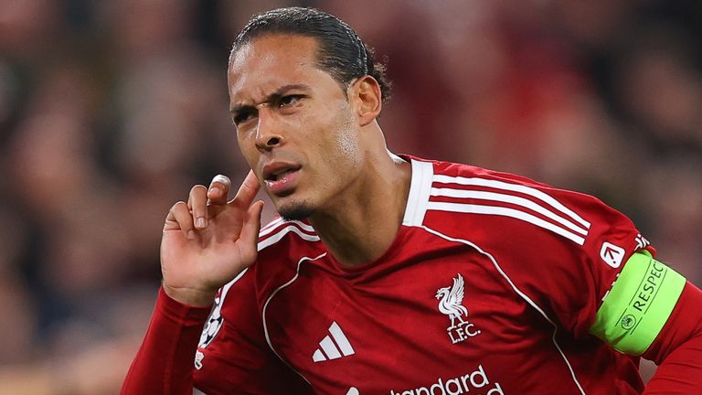 Virgil van Dijk celebra il vincitore della fine di Liverpool contro l'Atletico Madrid