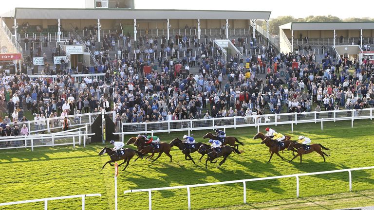 Yarmouth opens its gates for live racing today