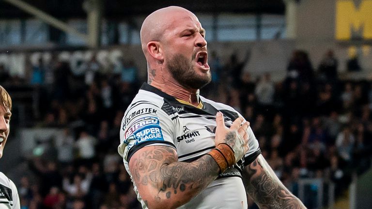 Picture by Allan McKenzie/SWpix.com - 13/09/2025 - Rugby League - Betfred Super League Round 26 - Hull FC v Warrington Wolves - MKM Stadium, Kingston upon Hull, England - Hull FC's Zak Hardaker (r) celebrates his try against Warrington.