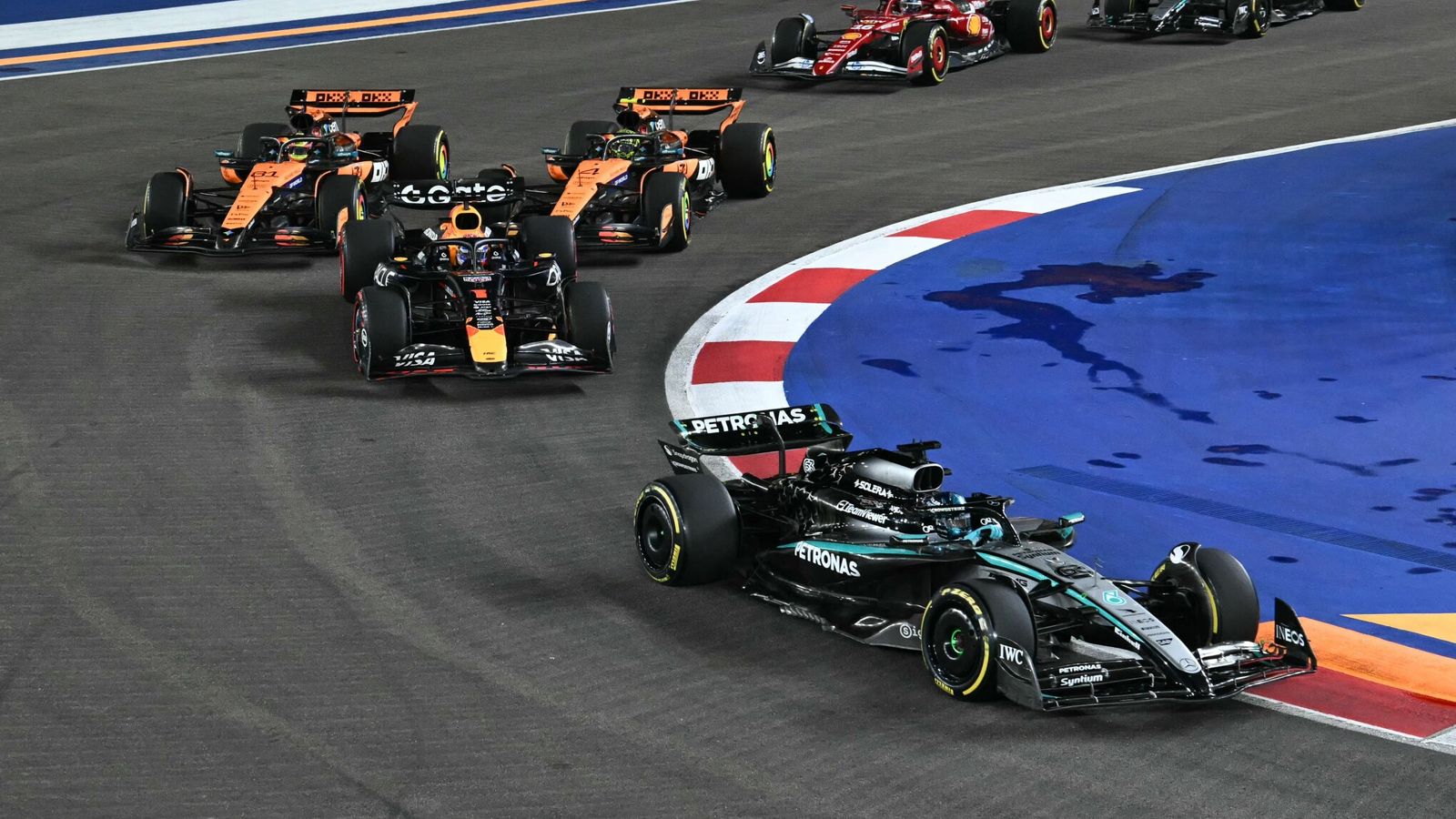 https://e0.365dm.com/25/10/1600x900/skysports-f1-f1-start-singapore-gp_7042550.jpg?20251005131526