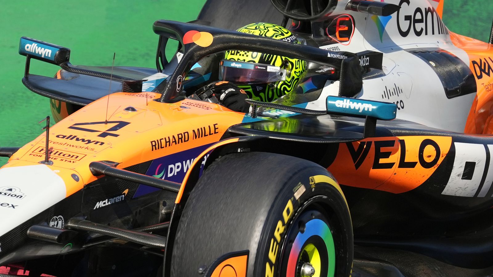 Norris Dominates Mexico City GP, Takes F1 Title Lead from Piastri