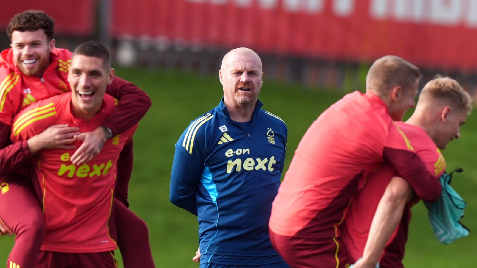 https://e0.365dm.com/25/10/1600x900/skysports-sean-dyche-nottingham-forest_7058584.jpg?20251022164833