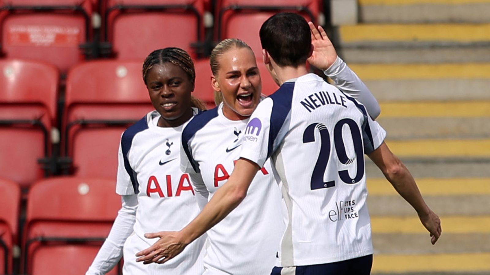 WSL LIVE! Tottenham vs Brighton plus London City Lionesses vs Liverpool, West Ham vs Aston Villa & Leicester vs Everton - Sky Sports