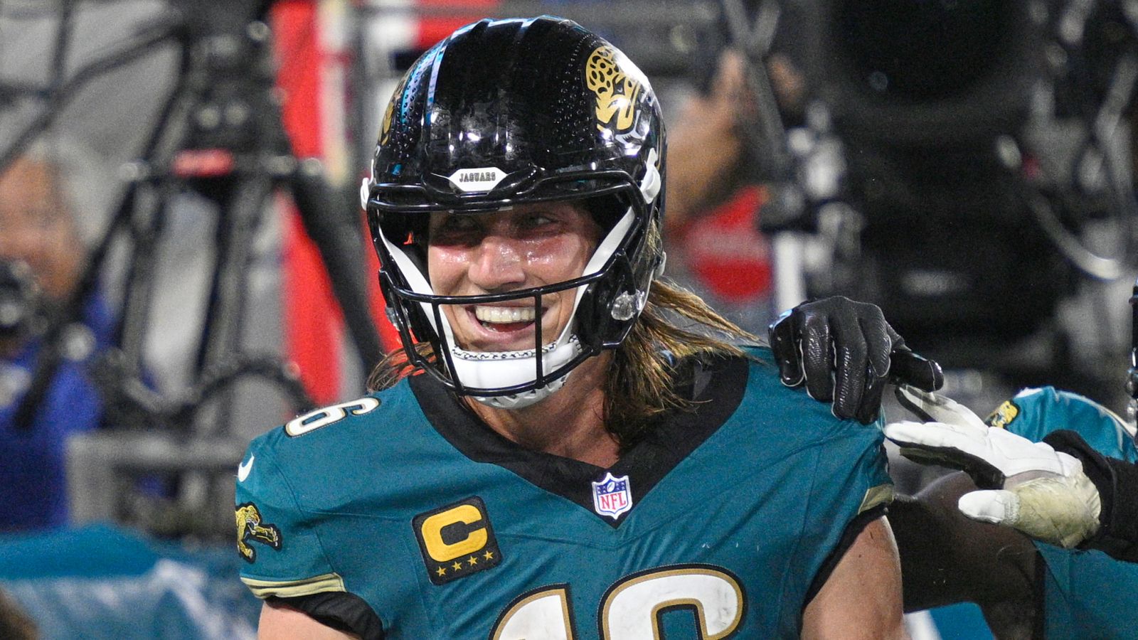 https://e0.365dm.com/25/10/1600x900/skysports-trevor-lawrence-jaguars_7044574.jpg?20251007063119