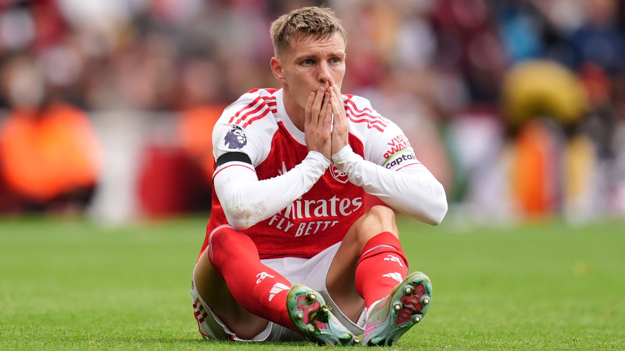 Martin Odegaard injury: Arsenal captain to be sidelined for a 'few weeks' with knee issue in latest setback | Football News | Sky Sports