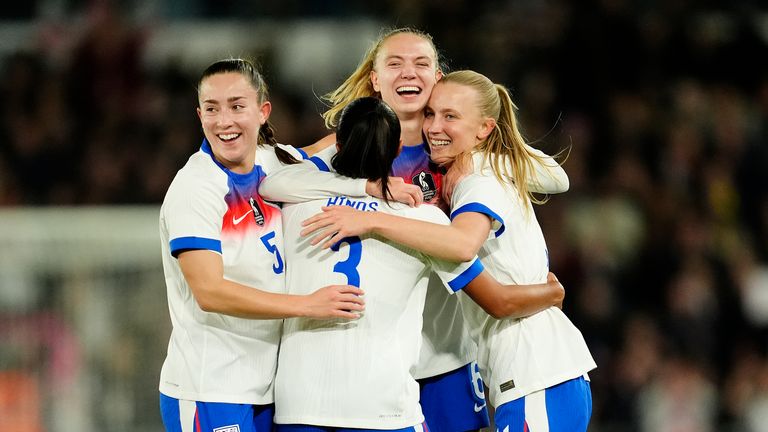 Aggie Beever-Jones deu a liderança à Inglaterra contra a Austrália