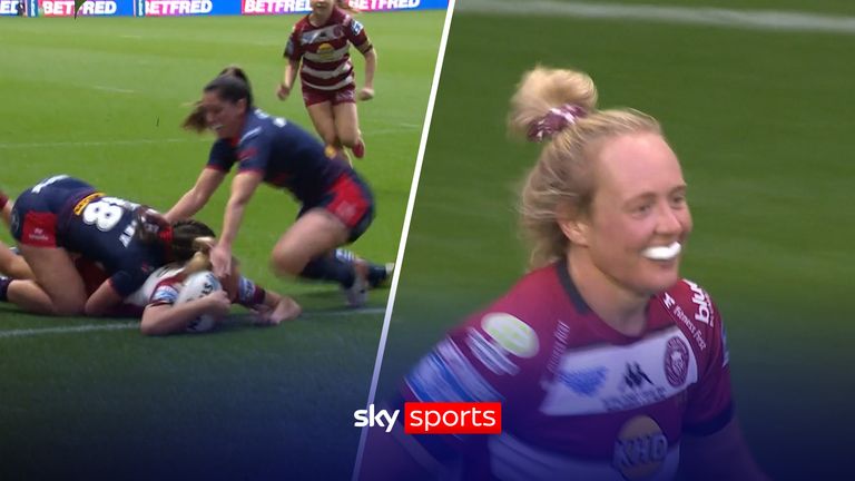 Anna Davies gives Wigan Warriors in the lead in the Women's Super League final against St Helens