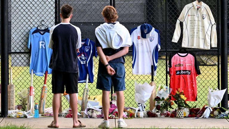 Підліток, гравець у крикет, помер після нещасного випадку на тренуванні в Австралії Підліток, гравець у крикет, помер після нещасного випадку на тренуванні в Австралії