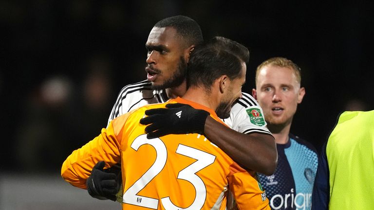 Benjamin Lecomte foi o herói do Fulham na vitória nos pênaltis da Carabao Cup na quarta rodada em Wycombe