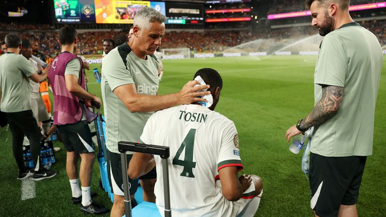 Chelsea's Tosin gets help with the extreme heat at the Club World Cup