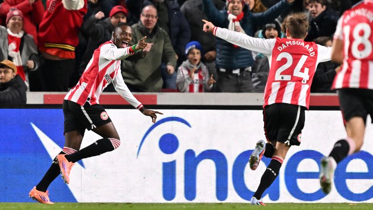 Brentford 3-2 Liverpool: Reds endure fourth consecutive Premier League defeat as defence uncovered once more Brentford 3-2 Liverpool: Reds endure fourth consecutive Premier League defeat as defence uncovered once more