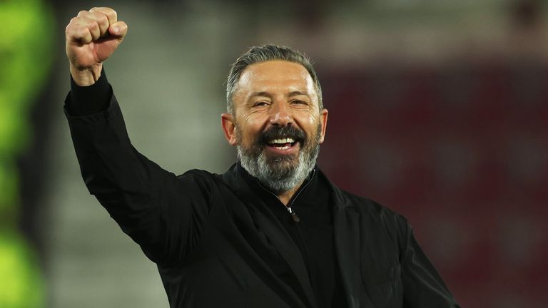 EDINBURGH, SCOTLAND - OCTOBER 04: Hearts Head Coach Derek McInnes  celebrates at Full Time during a William Hill Premiership match between Heart of Midlothian and Hibernian at Tynecastle Park, on October 04, 2025, in Edinburgh, Scotland. (Photo by Craig Foy / SNS Group)
