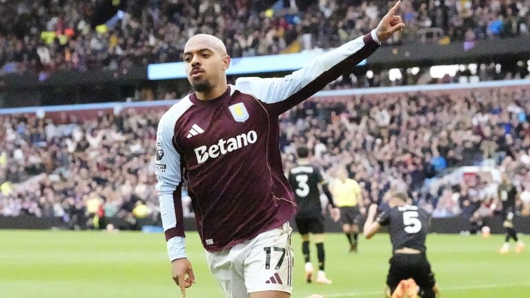 Donyell Malen marcou duas vezes pelo Aston Villa na vitória sobre o Burnley na Premier League 