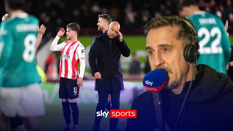 En su podcast, Gary Neville dice que la reciente forma del Liverpool de cuatro derrotas consecutivas en la liga es una preocupación, no un problema pasajero.