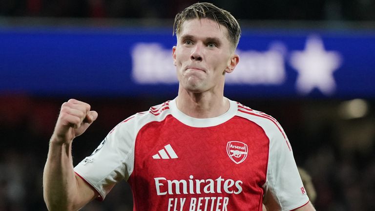Viktor Gyoekeres, do Arsenal, comemora após marcar seu primeiro gol contra o Atlético de Madrid