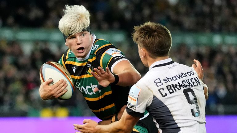 Henry Pollock runs wild with the ball in hand.