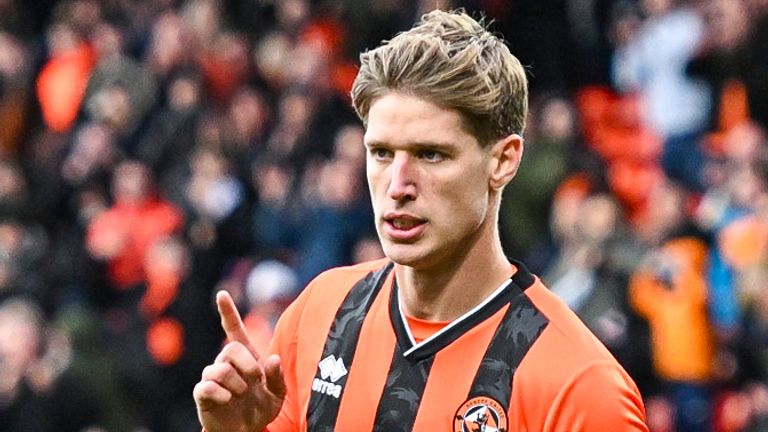 DUNDEE, SCOTLAND - OCTOBER 04: Dundee United's Krisztian Keresztes celebrates scoring to make it 1-1 during a William Hill Premiership match between Dundee United and Livingston at The CalForth Construction Arena, on October 04, 2025, in Dundee, Scotland.  (Photo by Paul Devlin / SNS Group)