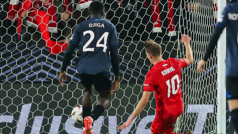 BERGEN, NORVEGIA - 23 OTTOBRE: Emil Kornvig di Brann segna il 1-0 durante una partita MD3 della fase di lega della UEFA Europa League 2025/26 tra SK Brann e Rangers al Brann Stadion il 23 ottobre 2025 a Bergen, Norvegia. (Foto di Craig Foy / Gruppo SNS)