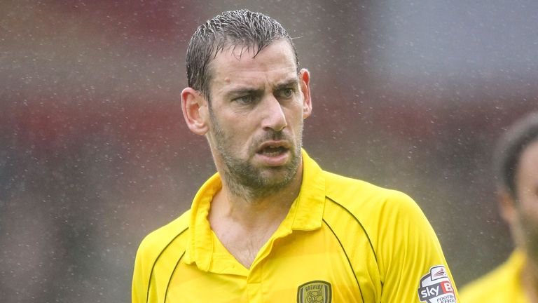 Rory Delap terminó su carrera en el juego con Burton el 21