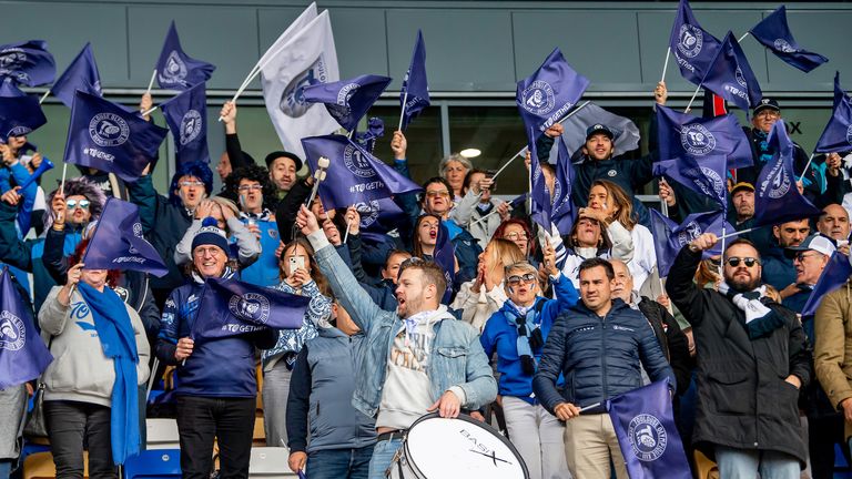 Picture by Allan McKenzie/SWpix.com - 05/10/2025 - Rugby League - Betfred Championship Grand Final - York Knights v Toulouse Olympique - LNER Community Stadium, York, England - Toulouse fans celebrate victory over York.