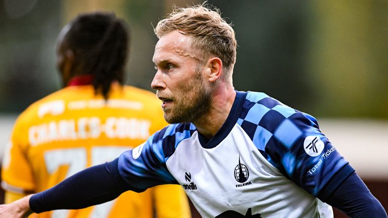 Scott Arfield scored a late winner for Falkirk at Motherwell