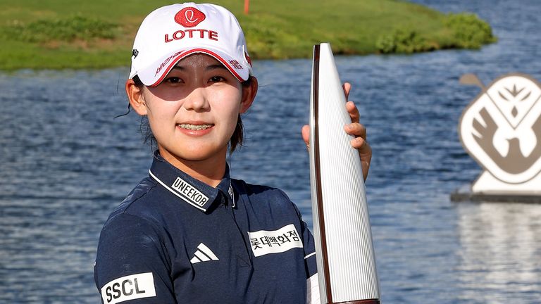 Youmin Hwang celebrates after winning the 2025 LOTTE Championship on the LPGA Tour