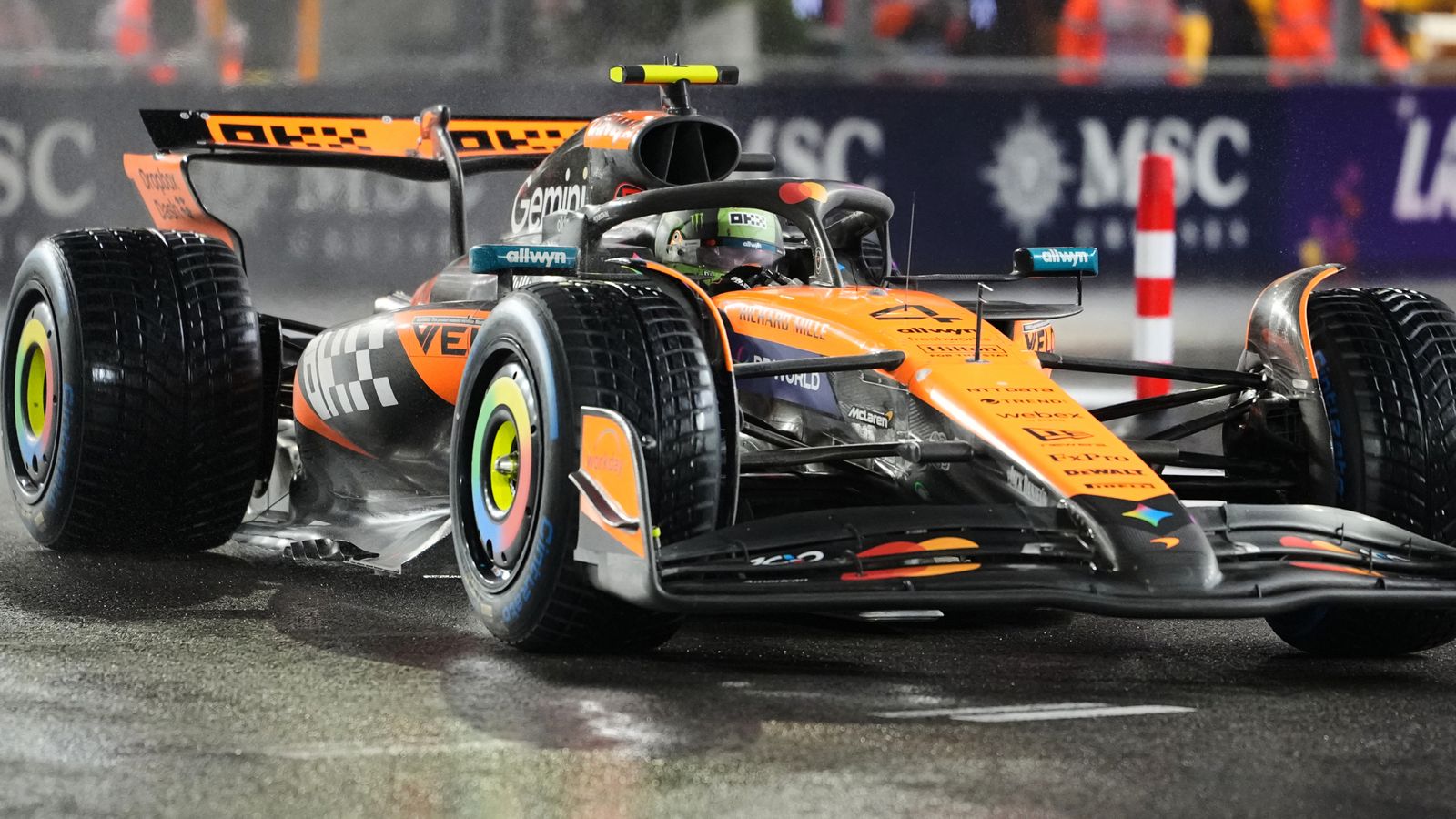 https://e0.365dm.com/25/11/1600x900/skysports-lando-norris-mclaren_7088126.jpg?20251122052349