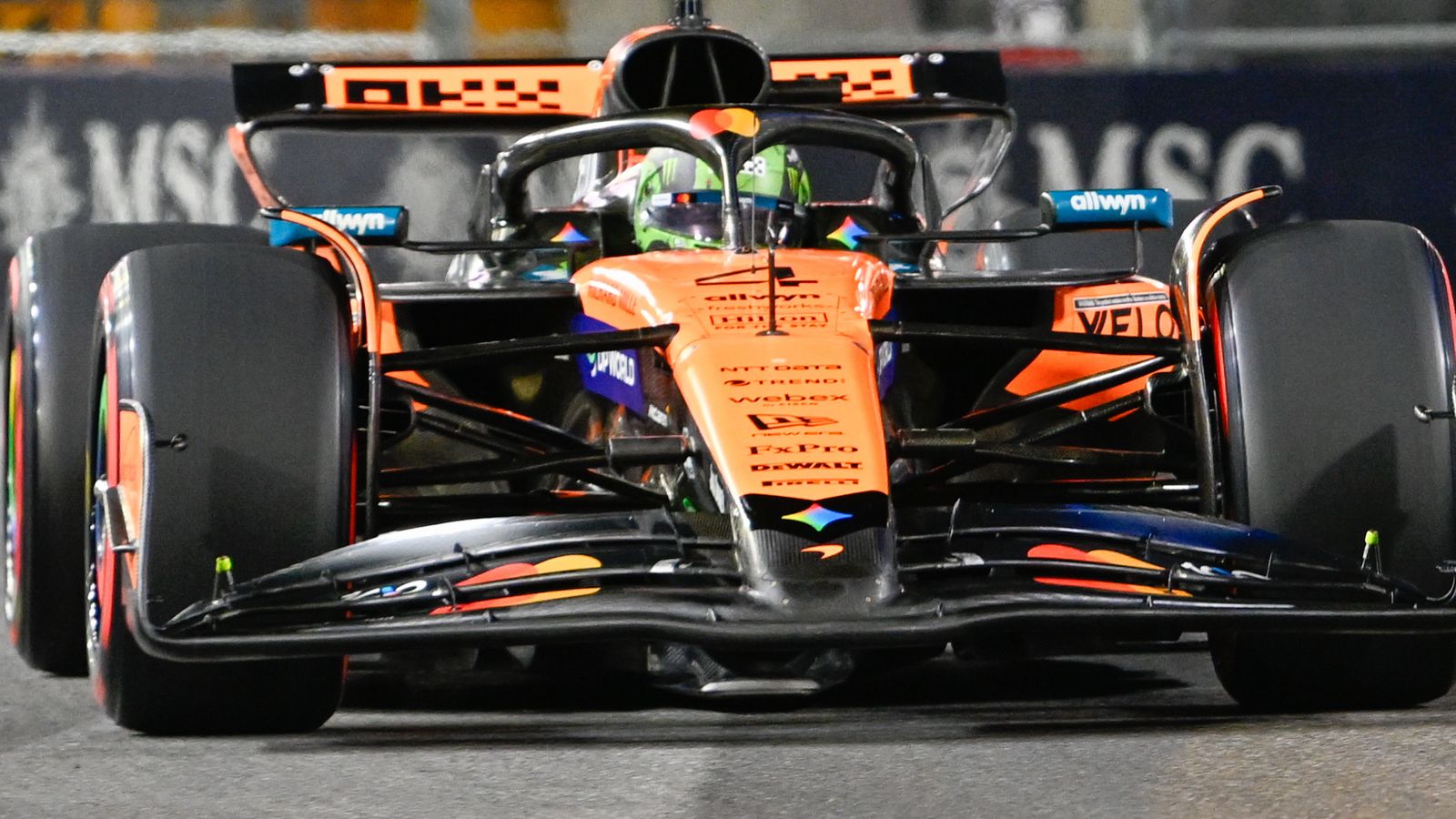 https://e0.365dm.com/25/11/1600x900/skysports-lando-norris-mclaren_7093542.jpg?20251127131005