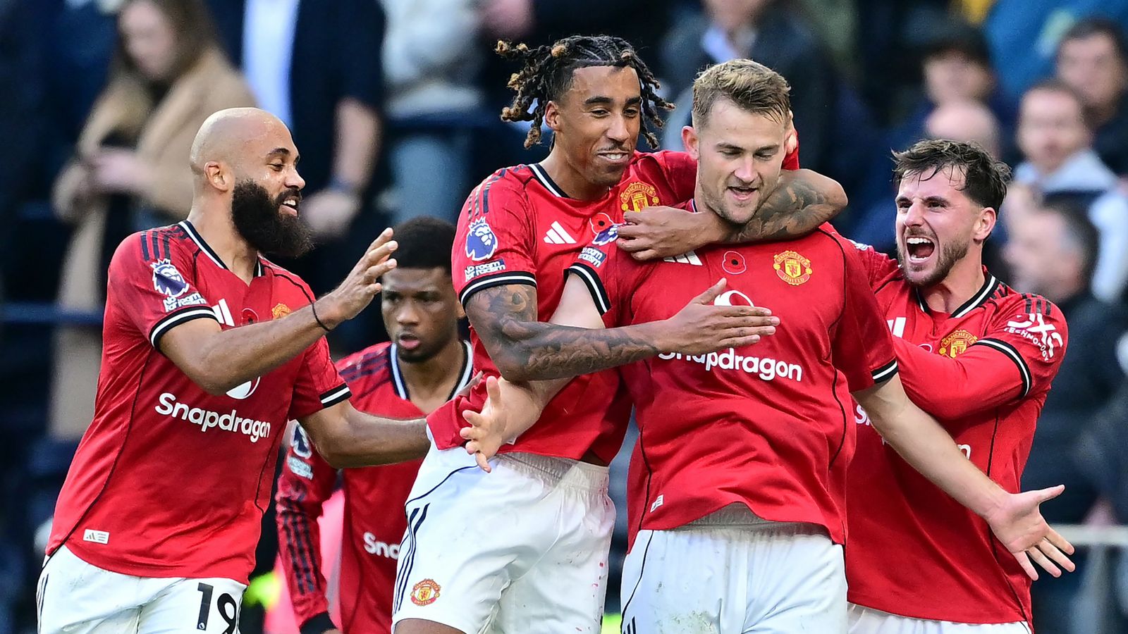 Tottenham 2-2 Man Utd: Matthijs de Ligt and Richarlison exchange stoppage-time goals in chaotic end to draw