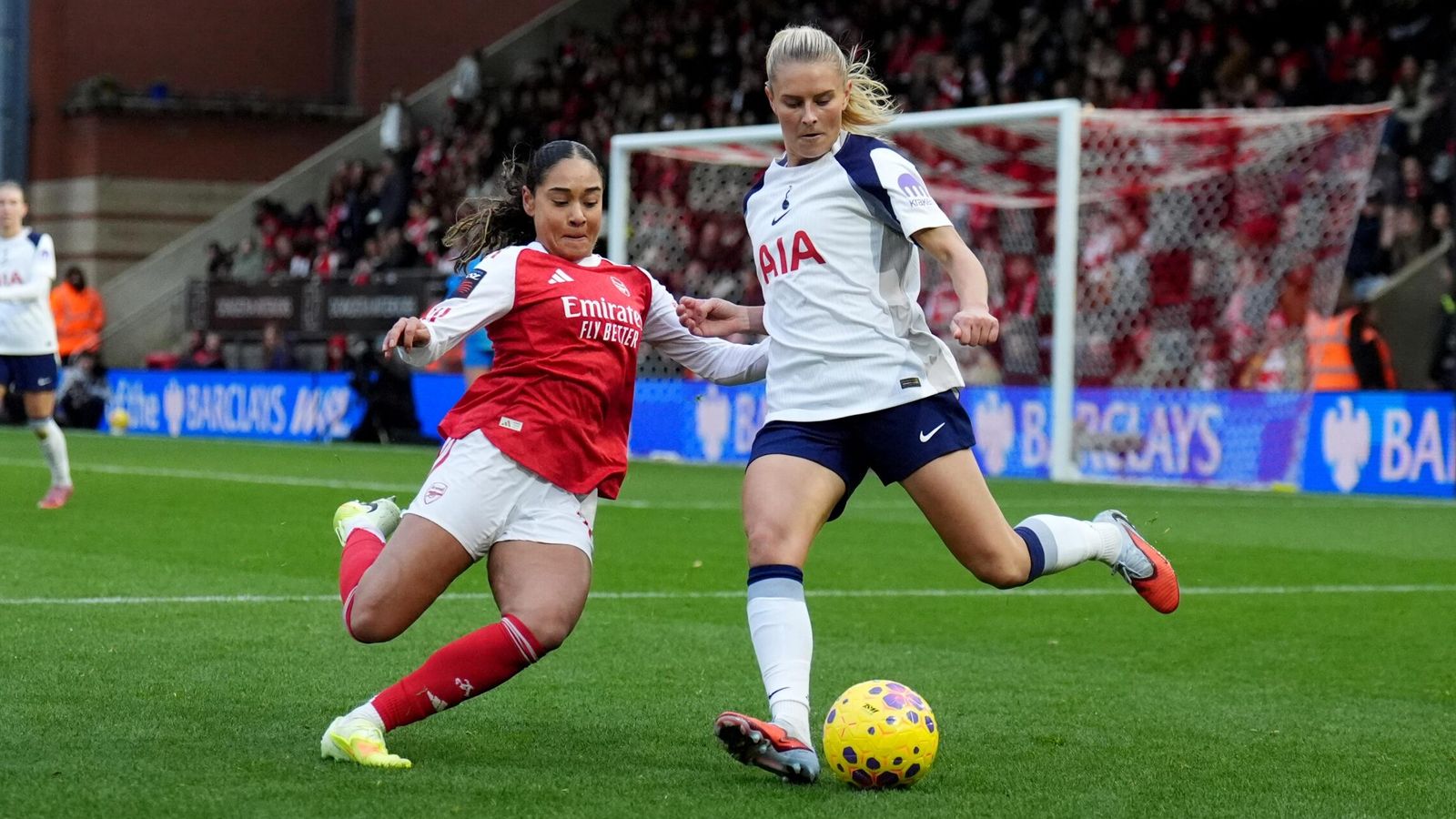 Tottenham Women 0-0 Arsenal Women: Gunners held to unhelpful draw in frustrating north London derby - Sky Sports